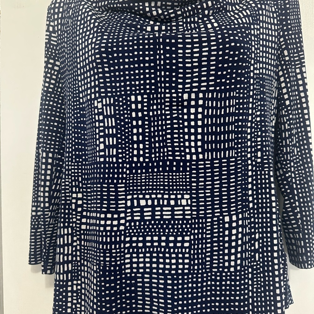 Liz Claiborne Navy and White Geometric Blouse